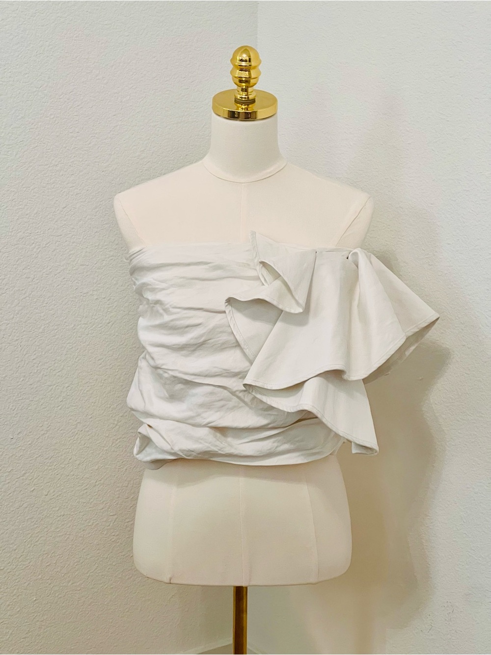 Zara White One Shoulder Ruffle Top Ruched Asymmetrical Statement Chic Blouse M - Picture 3 of 8